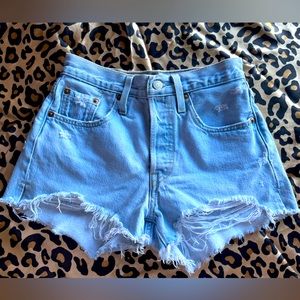 light wash levi’s 501 cutoff super short shorts sz 24